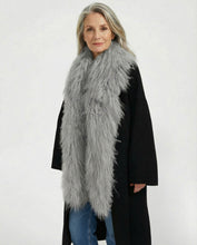 Load image into Gallery viewer, Ekta Lambaskinn
