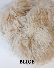 Load image into Gallery viewer, Skinn Big Faux Fur Trefill
