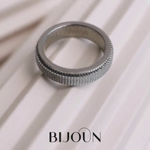 Load and play video in Gallery viewer, Bijoun Snúningshringur
